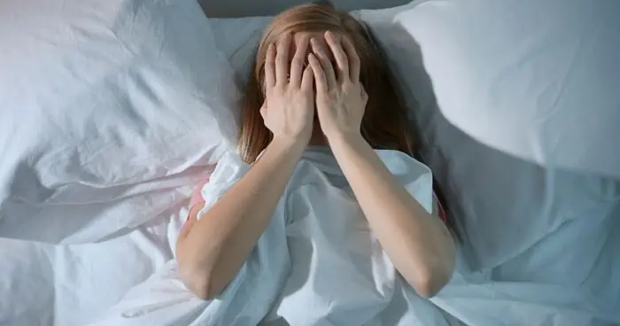 4 tipy na nejlepší sluchátka na spaní proti hluku 1 Byla vyvinuta sluchátka na spaní s aktivním potla?ením hluku. Efektivn? tak pomáhají utlumit nežádoucí zvuky a usnadnit usnutí.